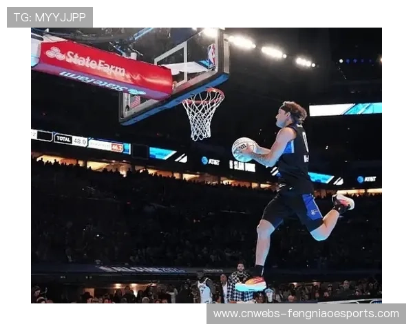 全明星扣篮大赛决赛轮，麦克朗卫冕成功庆祝时刻记录